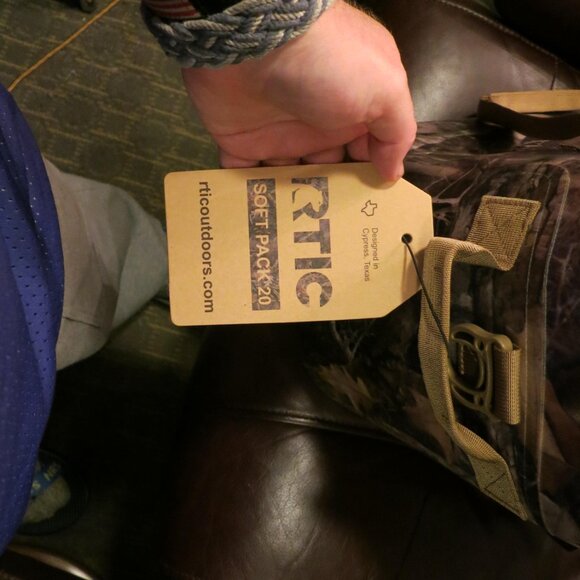 RTIC softpack cooler 20 camo new with tags - Picture 2 of 4